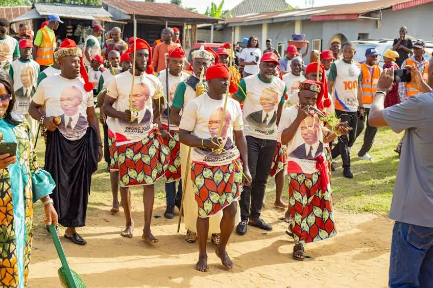 Oro people in traditional cultural gathering